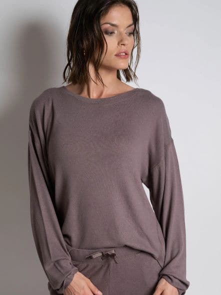 Kuschelige Lifewear von Passionata für Zuhause in einem lila Ton