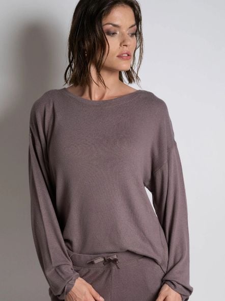 Kuschelige Lifewear von Passionata für Zuhause in einem lila Ton