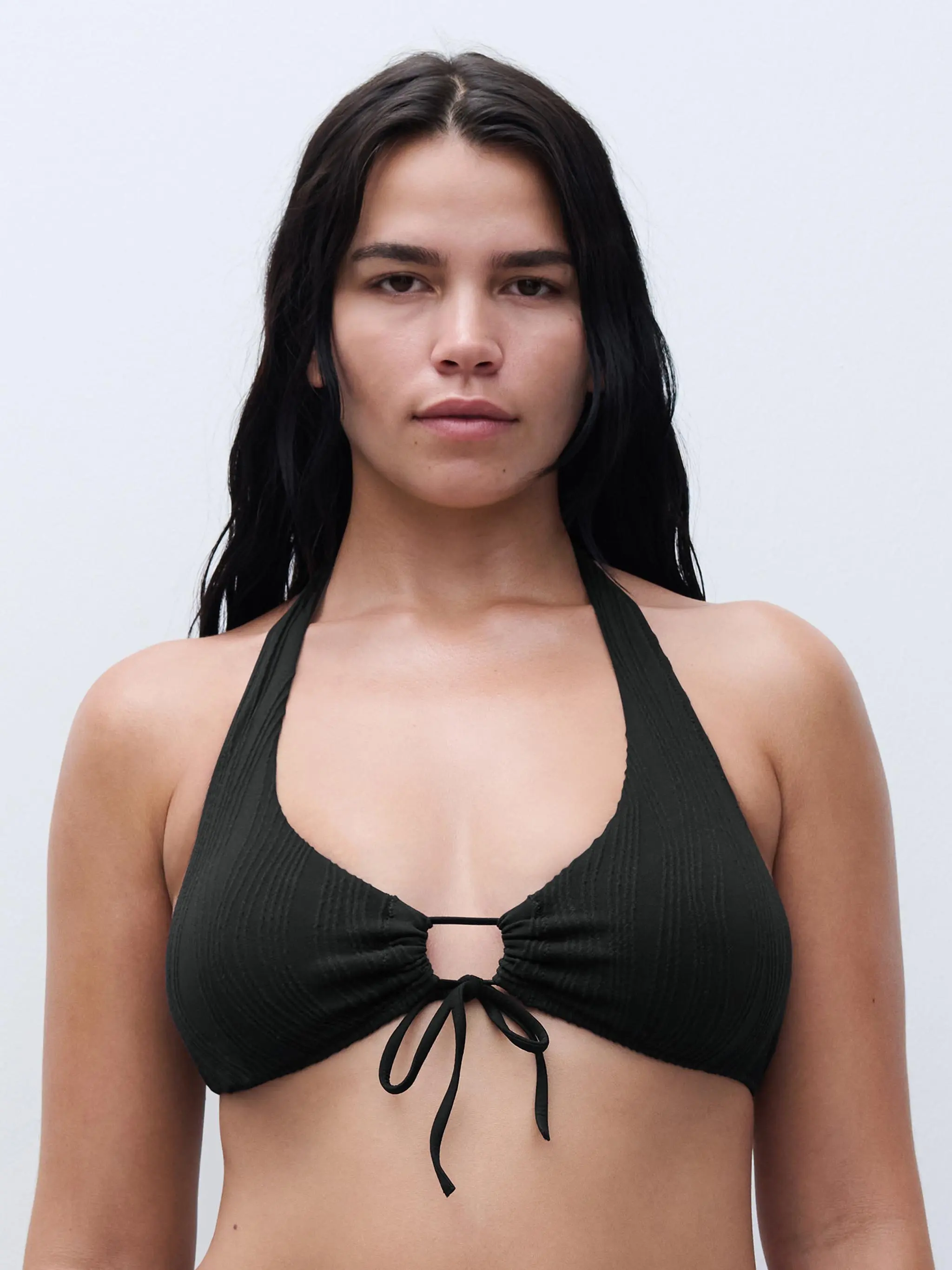 Haut de maillot de bain sans armature plongeant coques amovibles - Noir