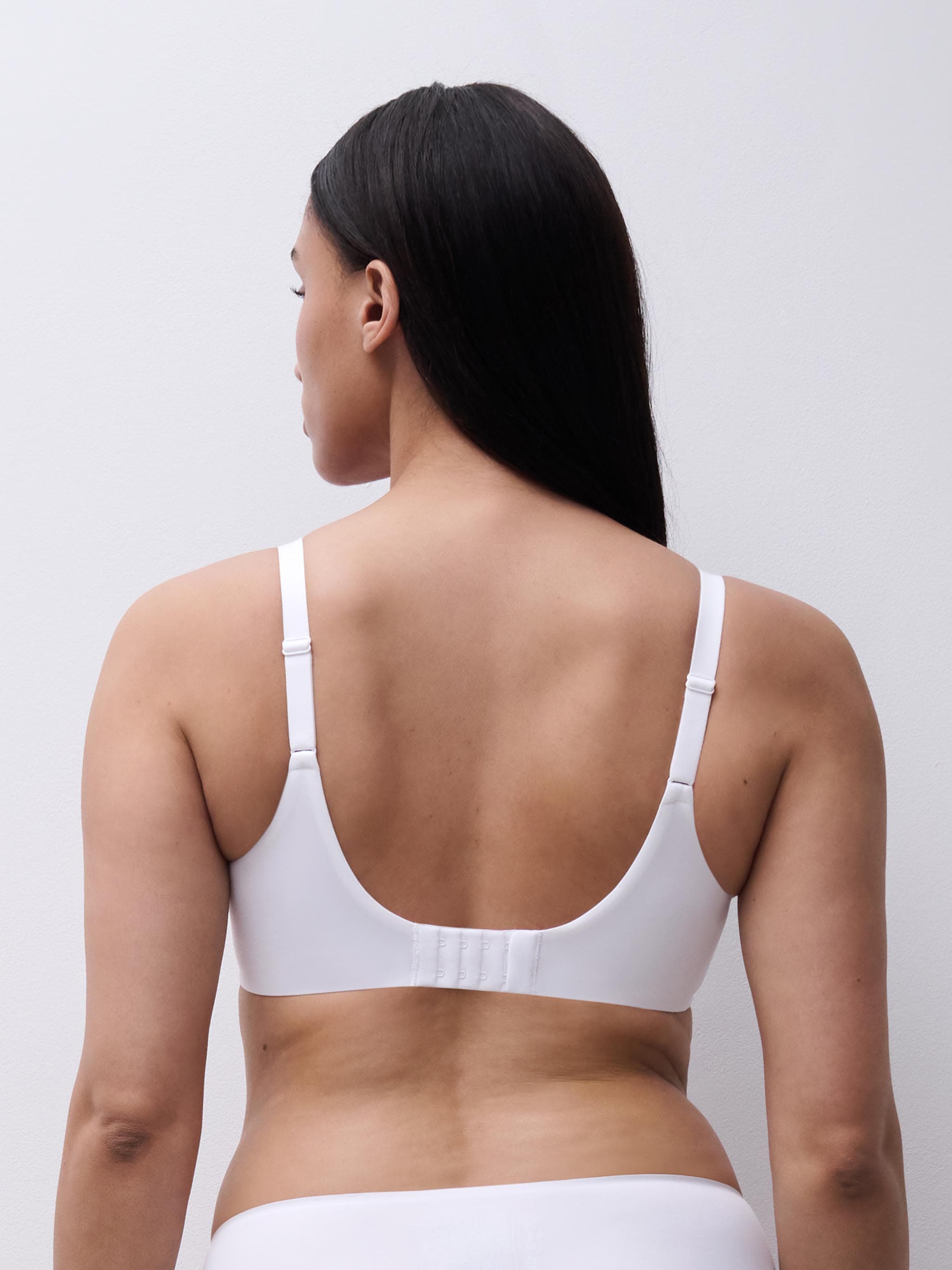 Soutien-gorge moulé emboîtant