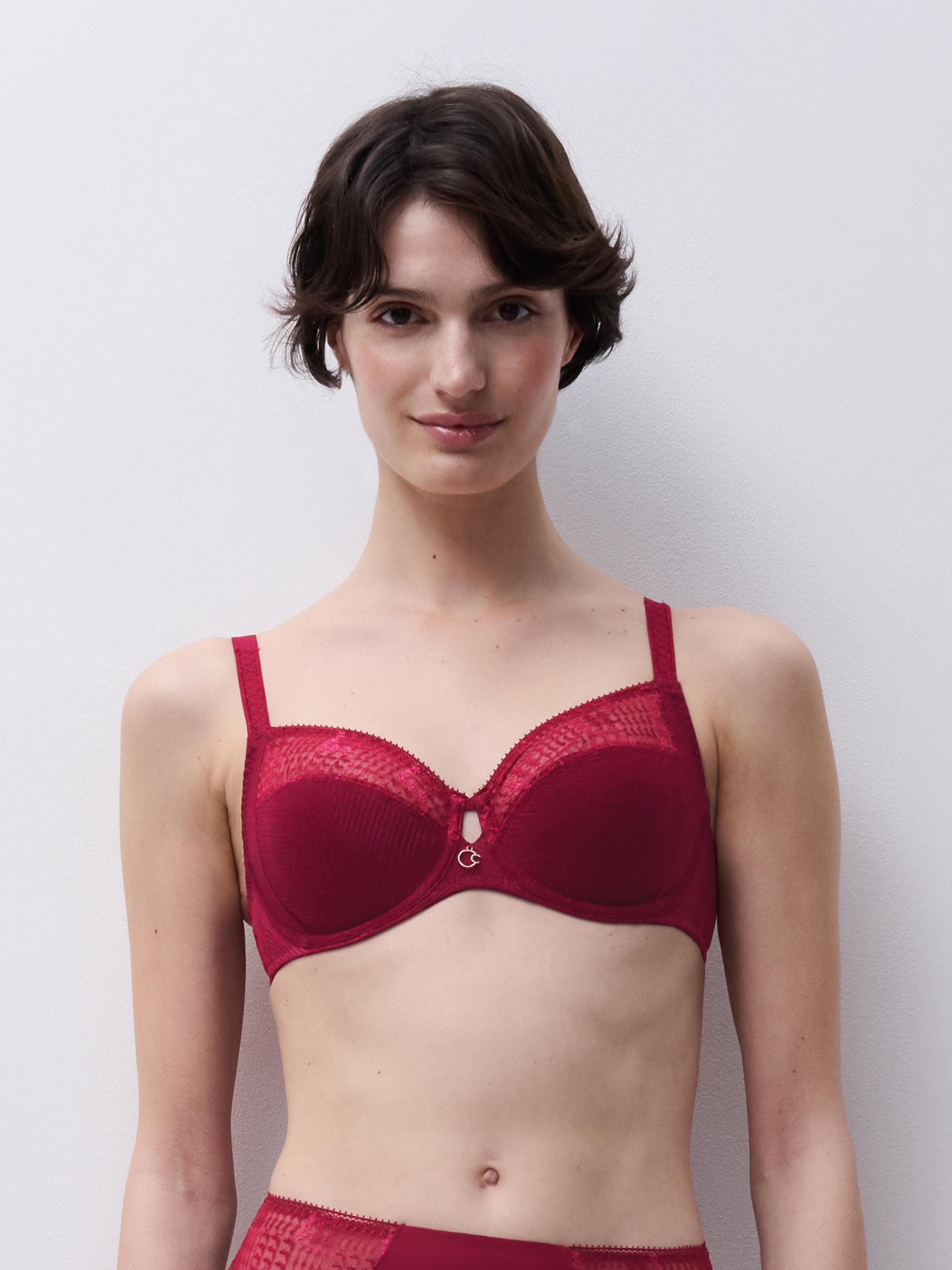 Soutien-gorge emboîtant
