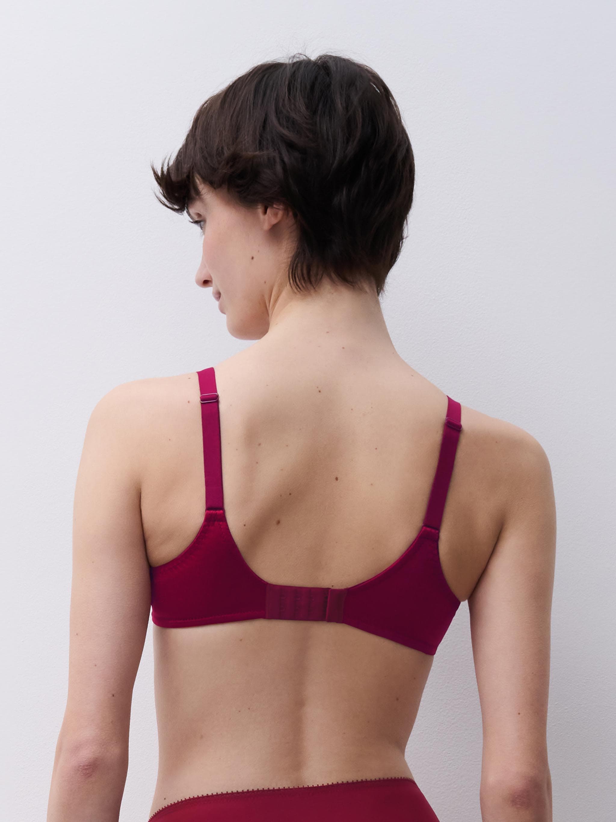 Soutien-gorge emboîtant