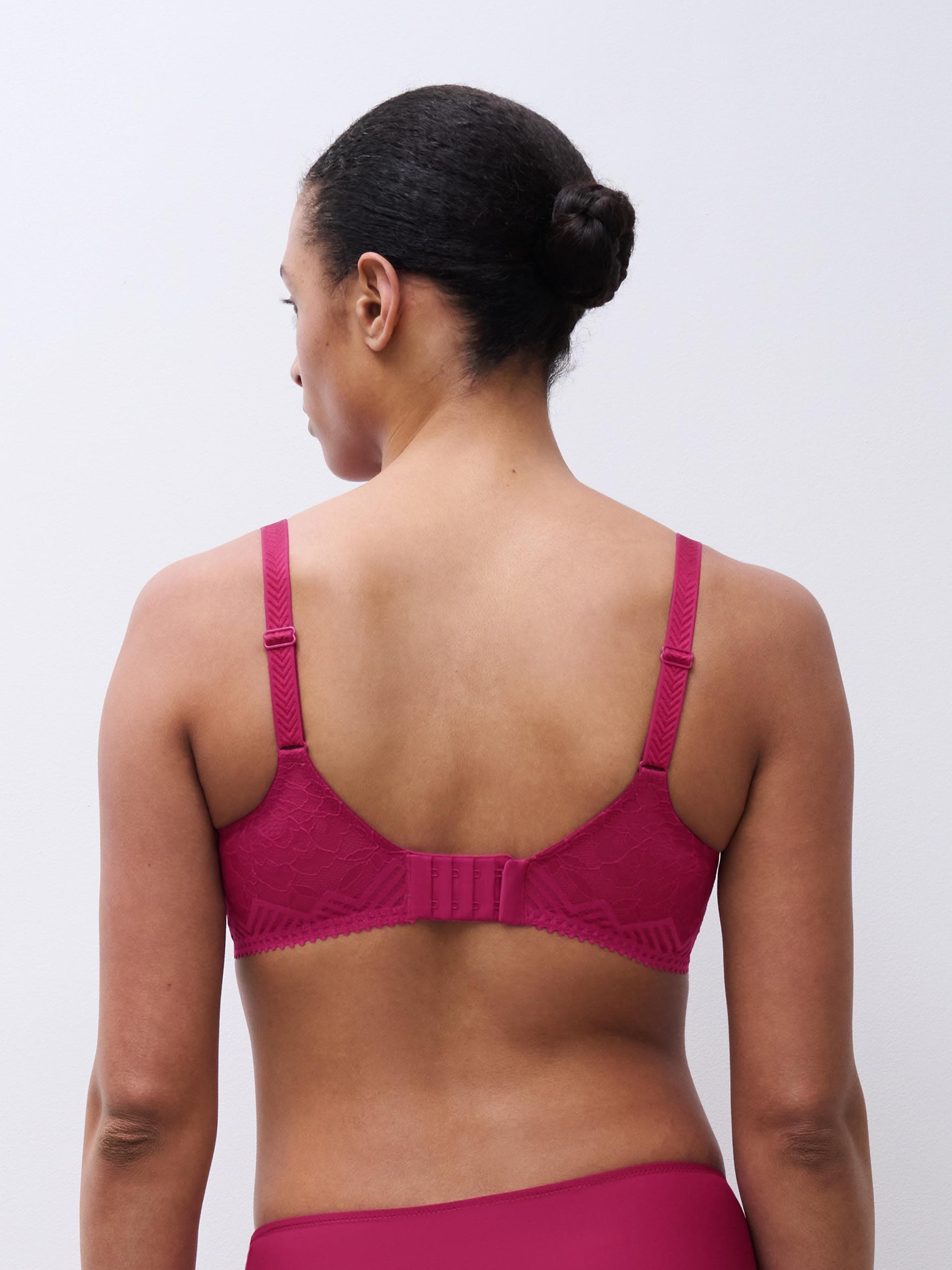 Soutien-gorge emboîtant