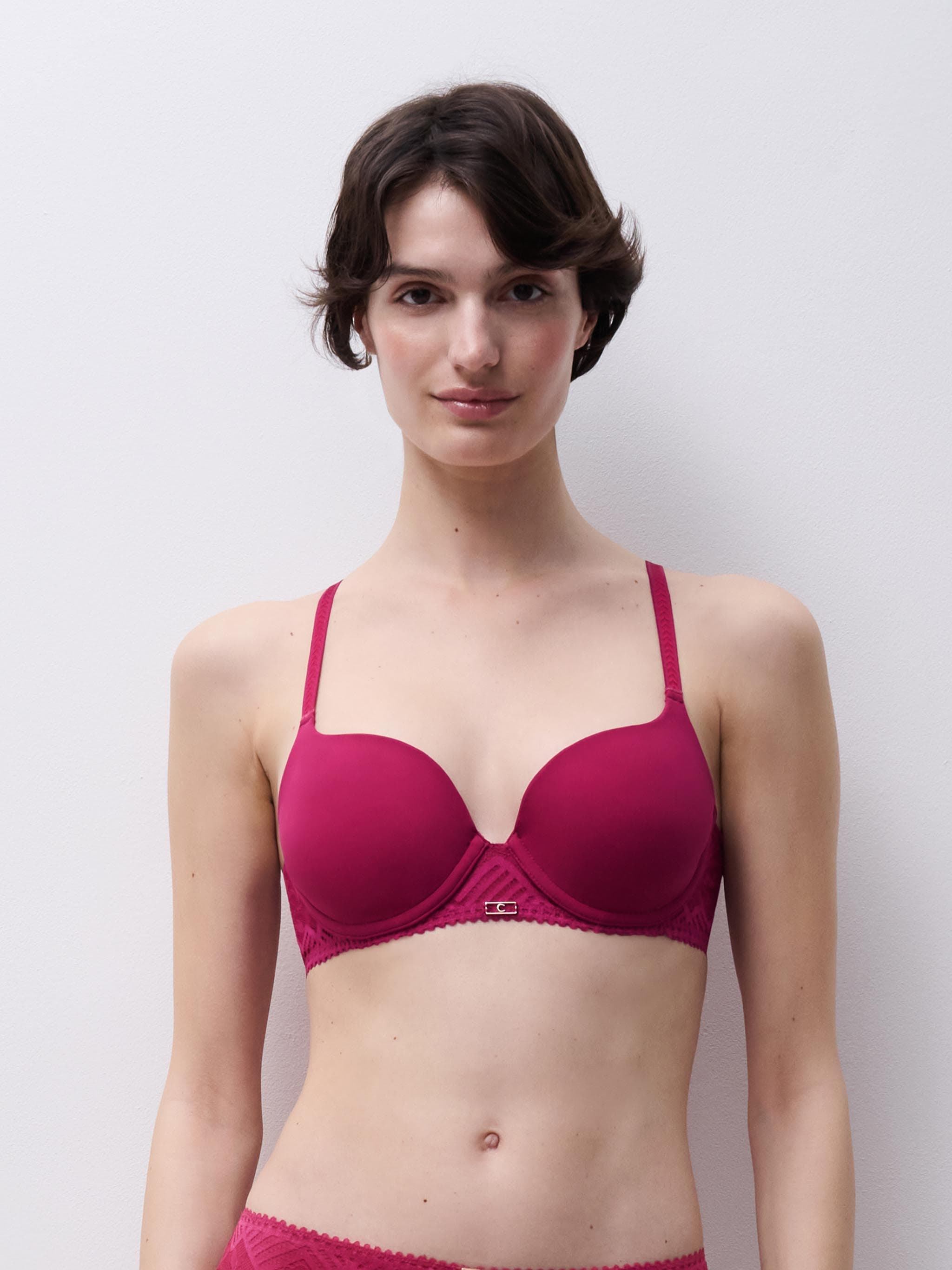 Soutien-gorge spacer plongeant