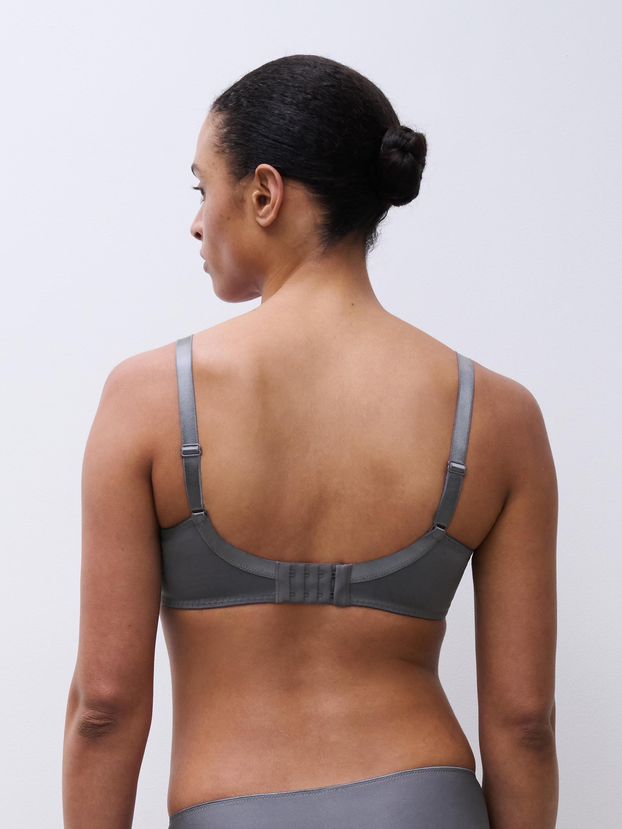 Soutien-gorge emboîtant