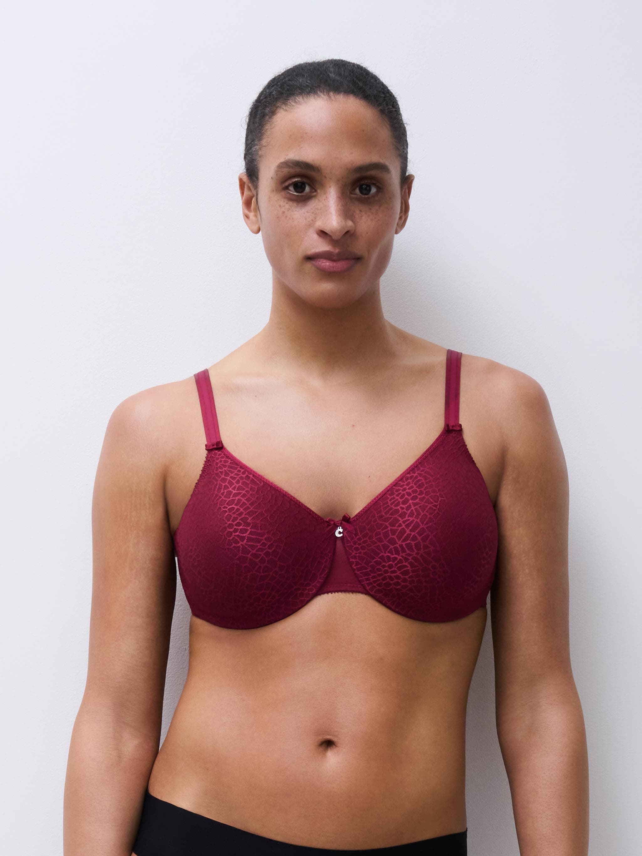 Soutien-gorge moulé emboîtant