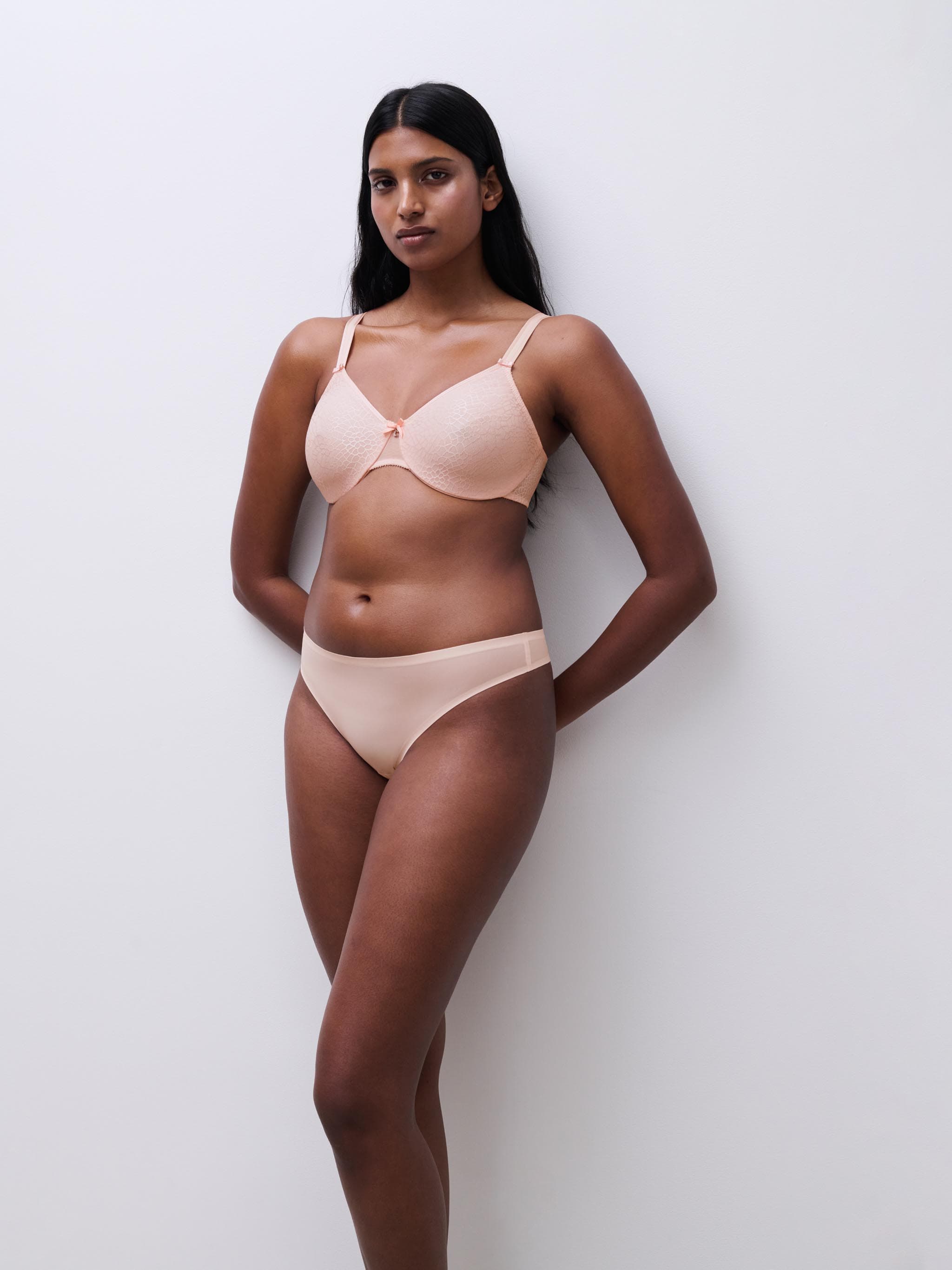 Soutien-gorge moulé emboîtant