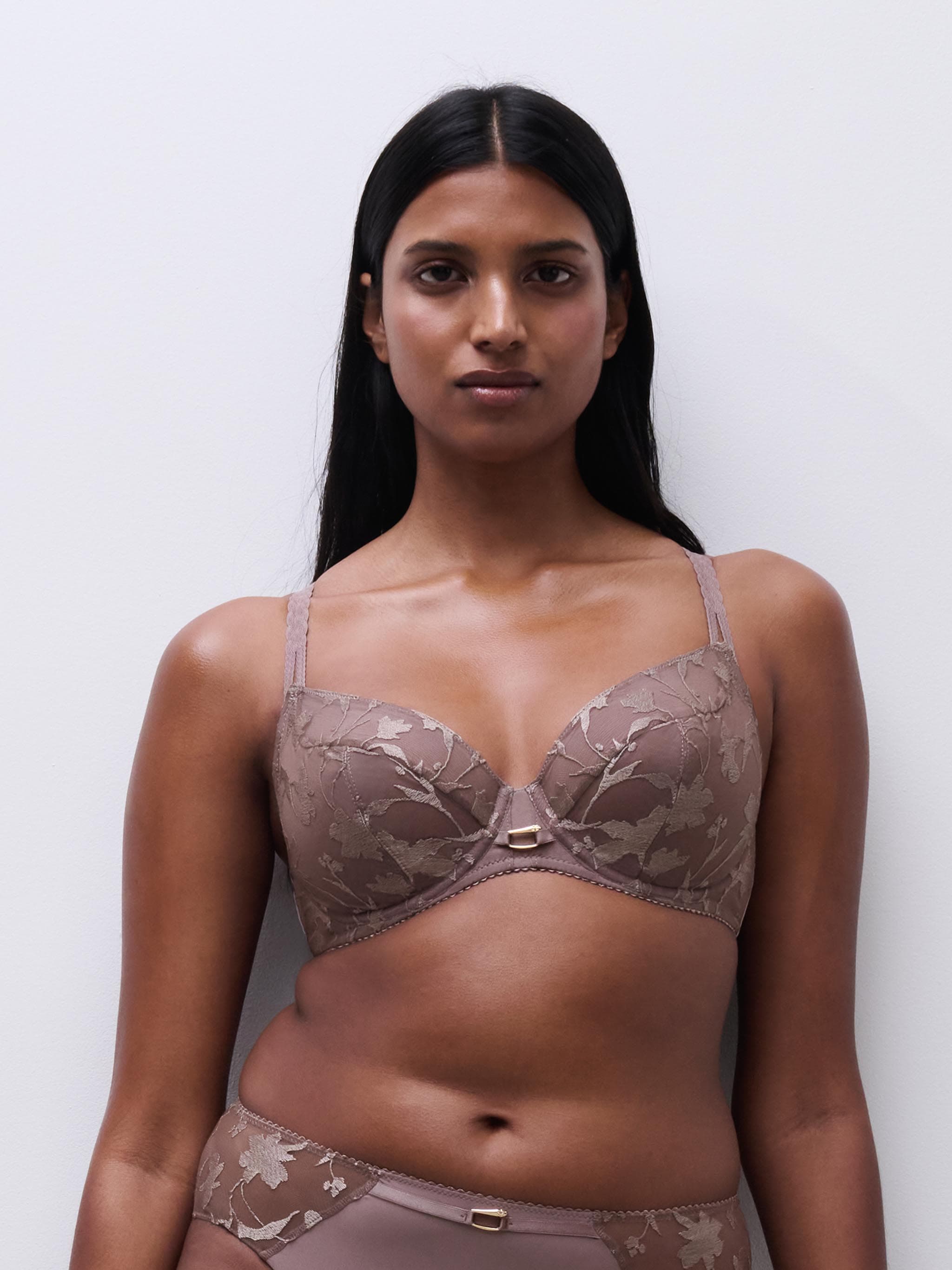 Soutien-gorge emboîtant