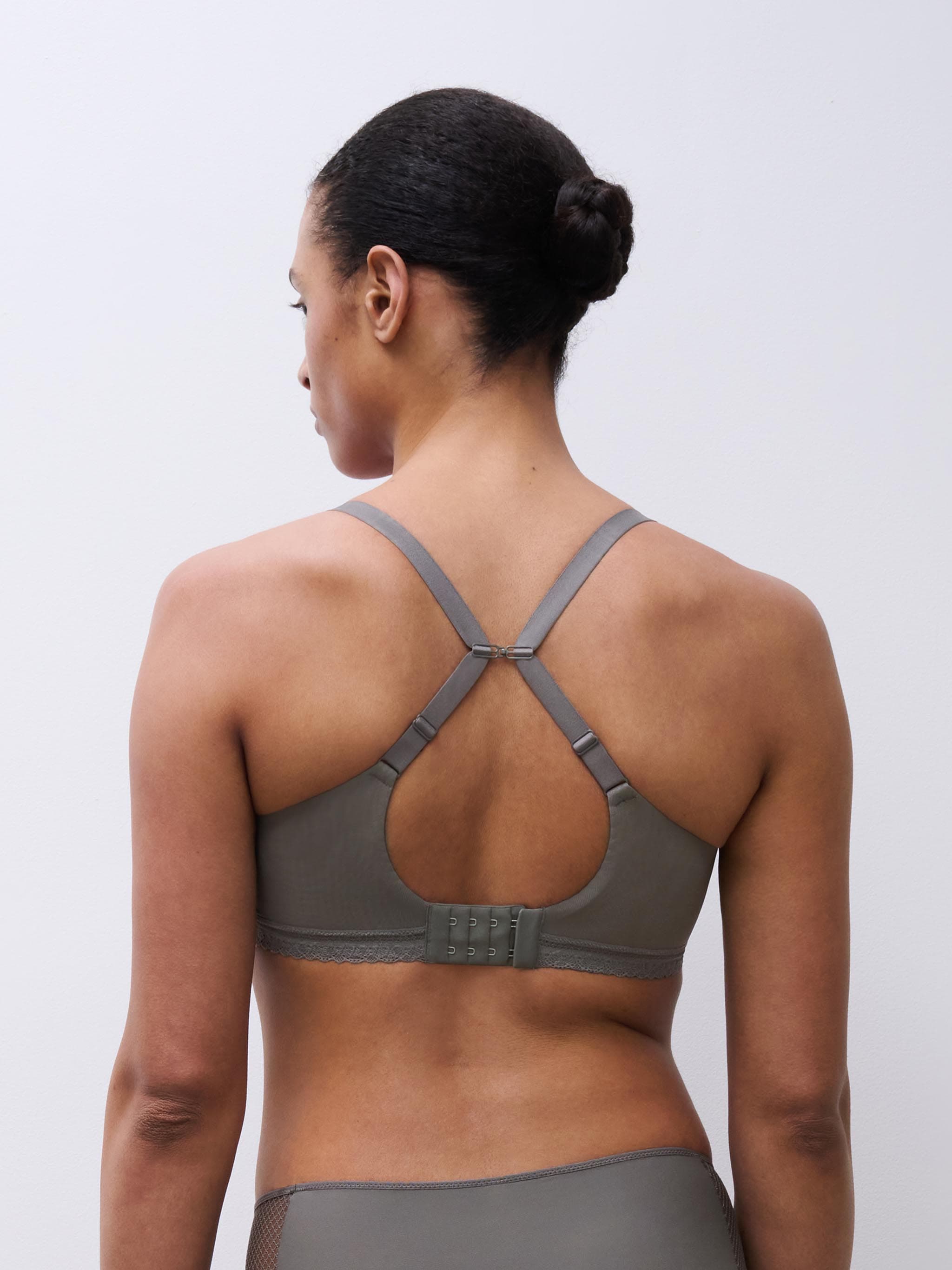 Soutien-gorge emboîtant
