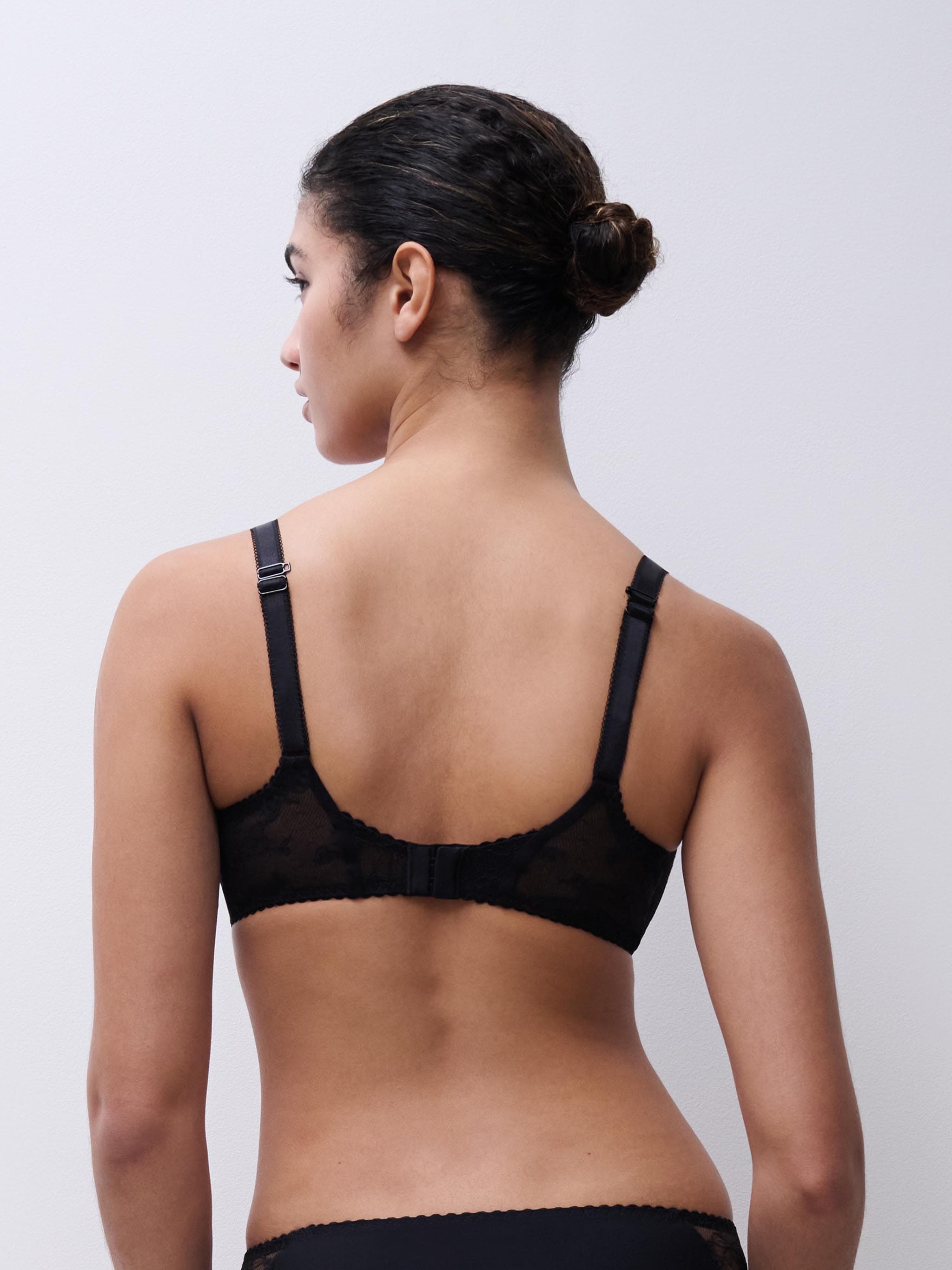 Soutien-gorge emboîtant