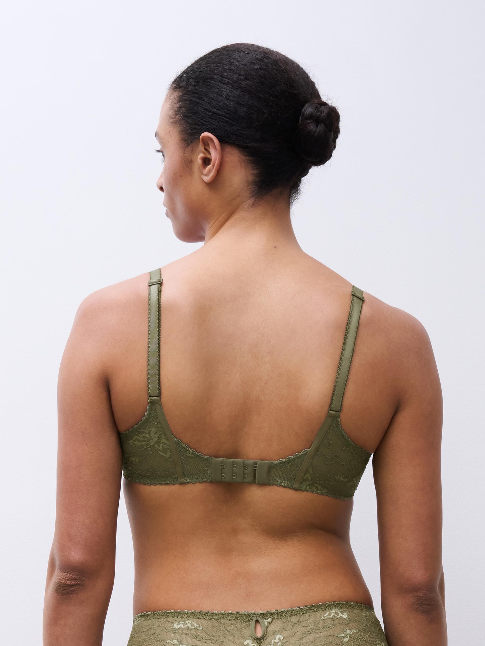 Soutien-gorge corbeille