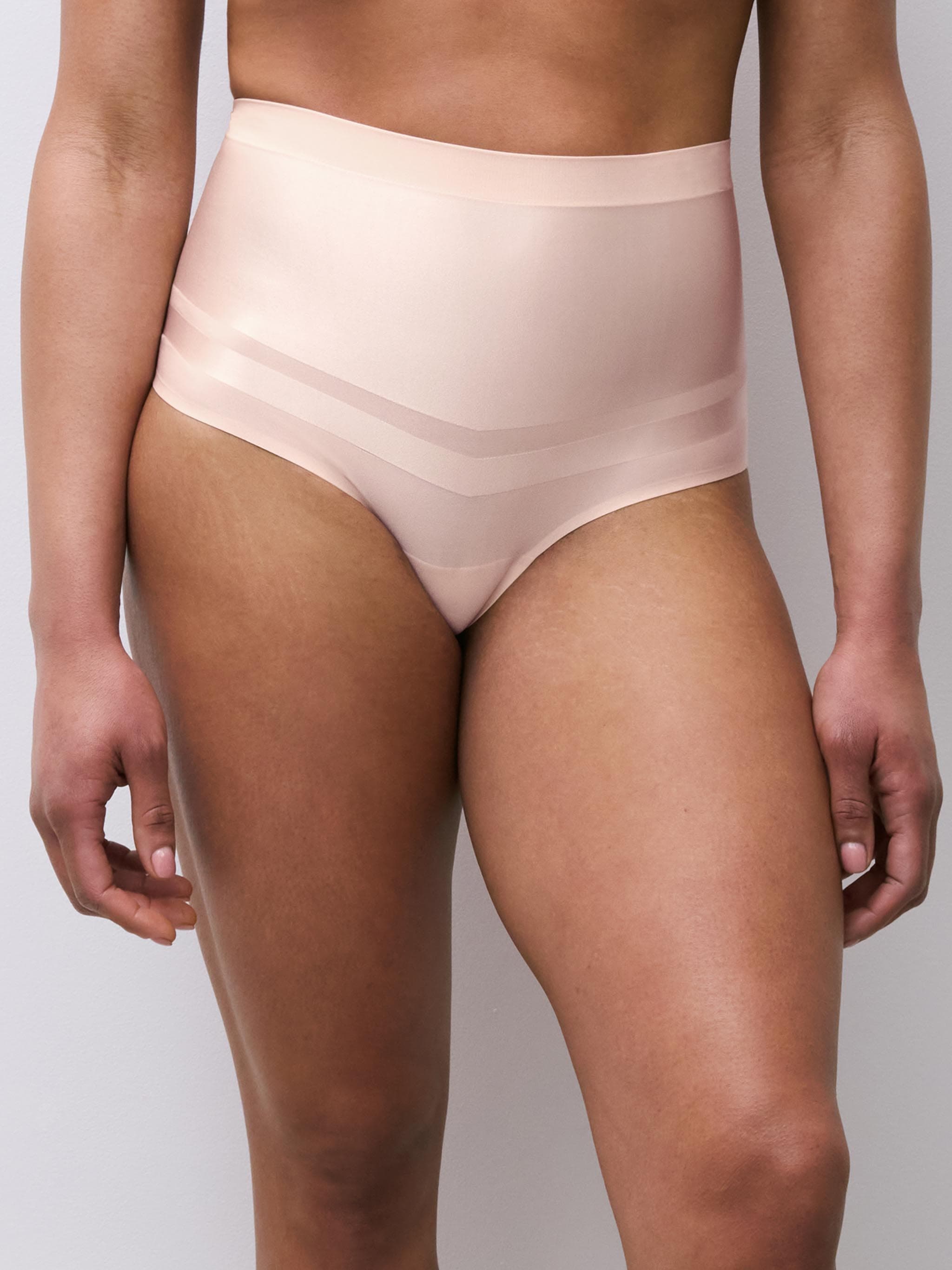 String gainant taille haute