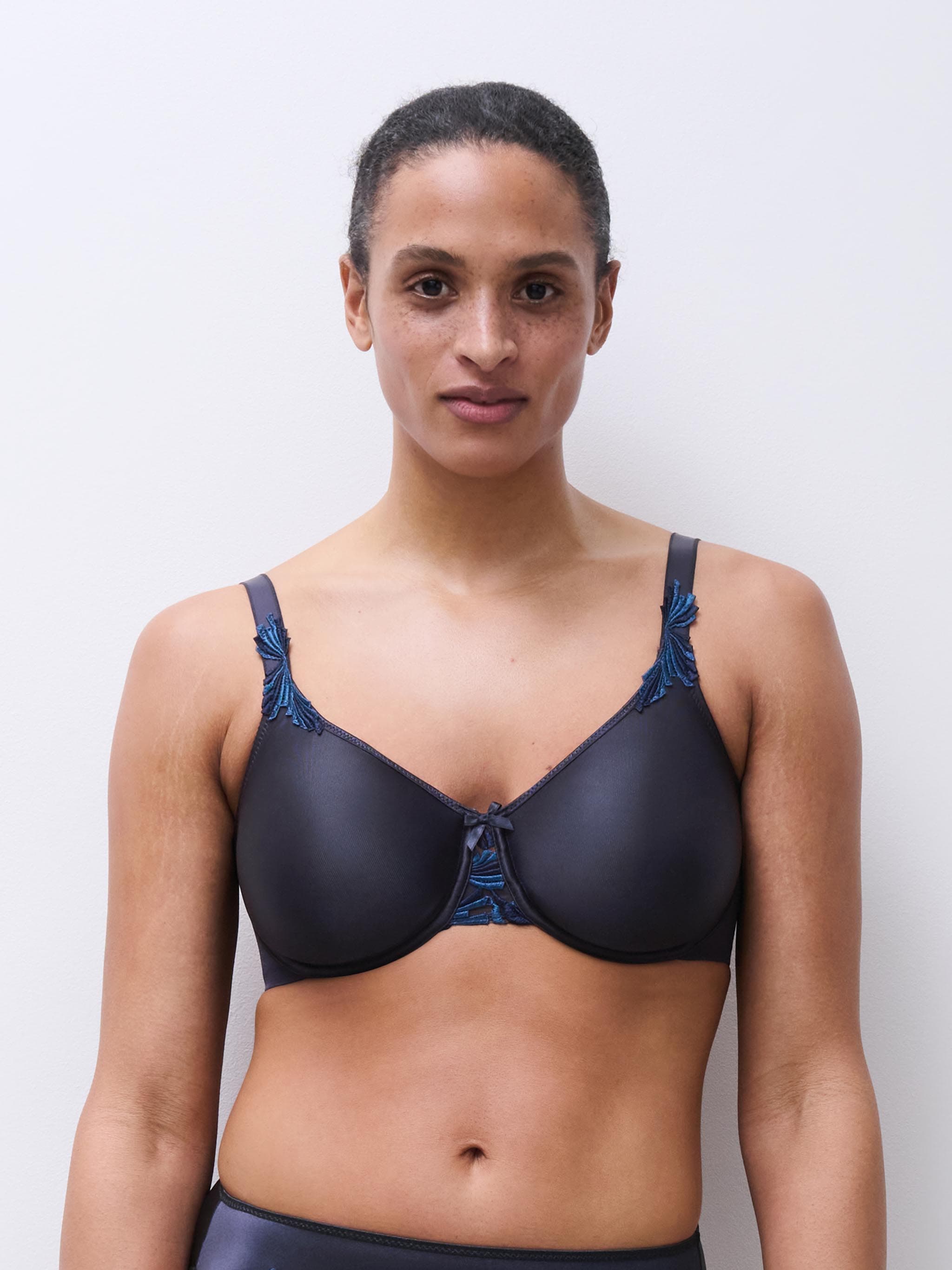 Soutien-gorge moulé emboîtant