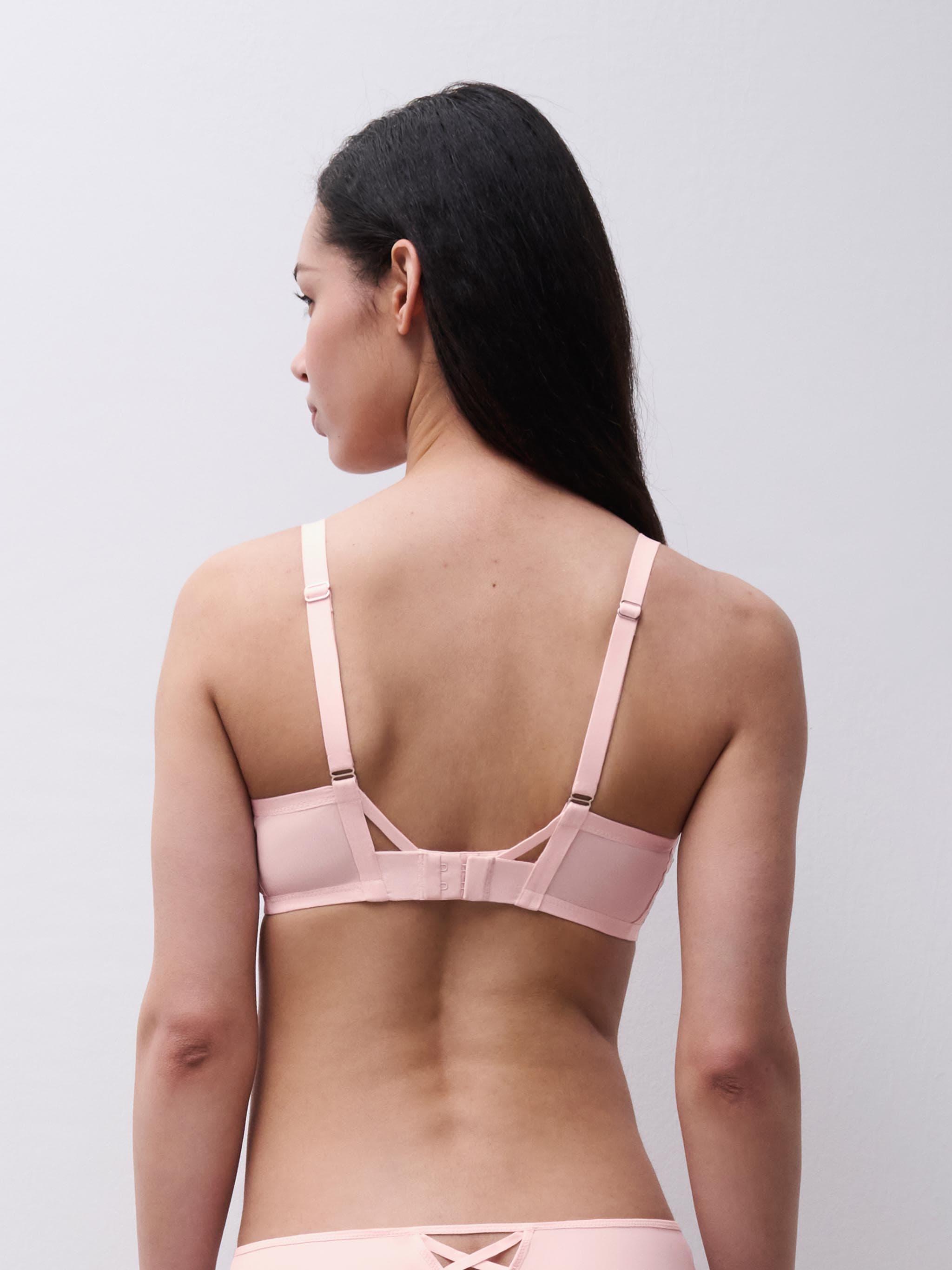 Soutien-gorge emboîtant