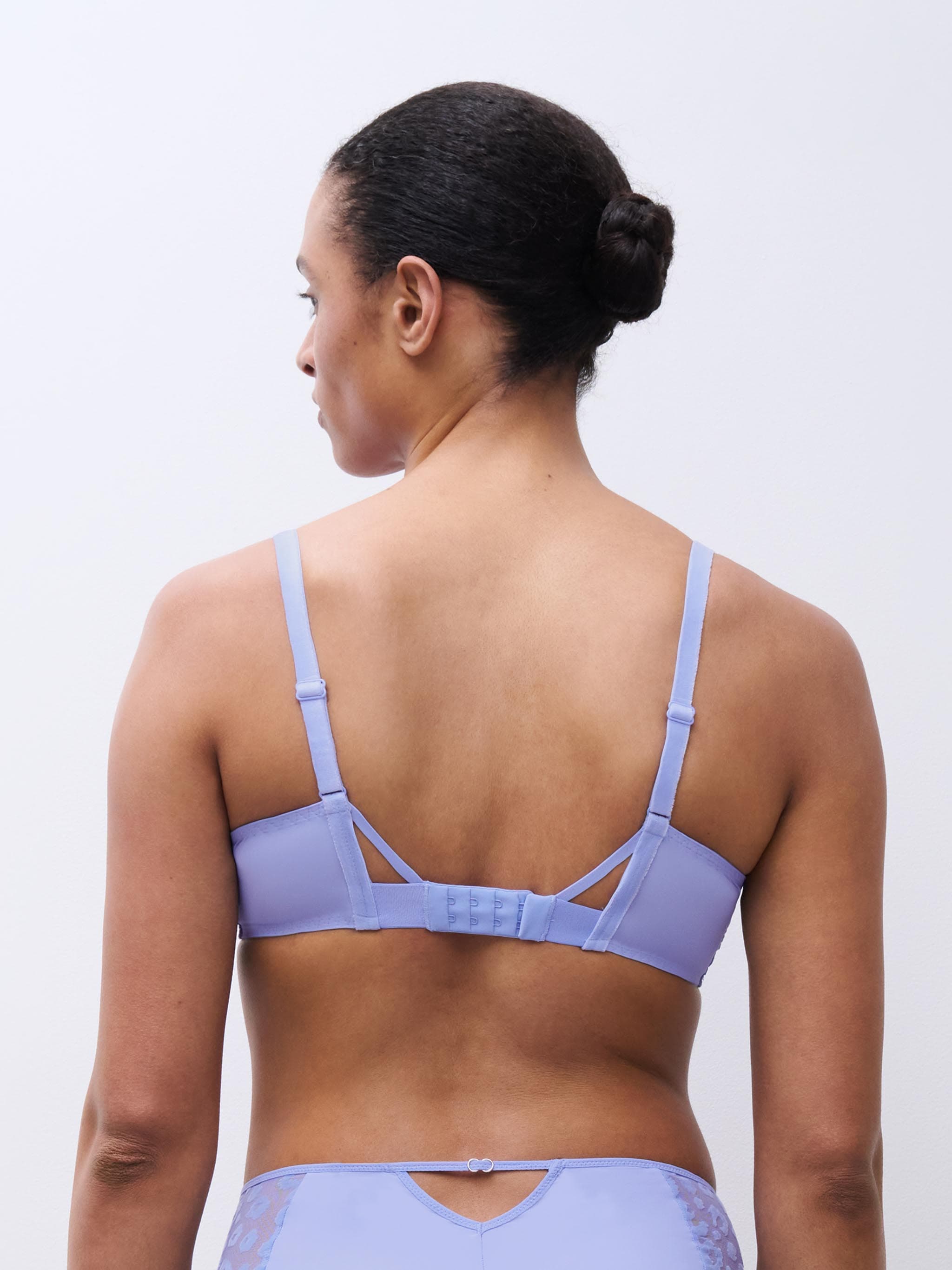 Soutien-gorge emboîtant