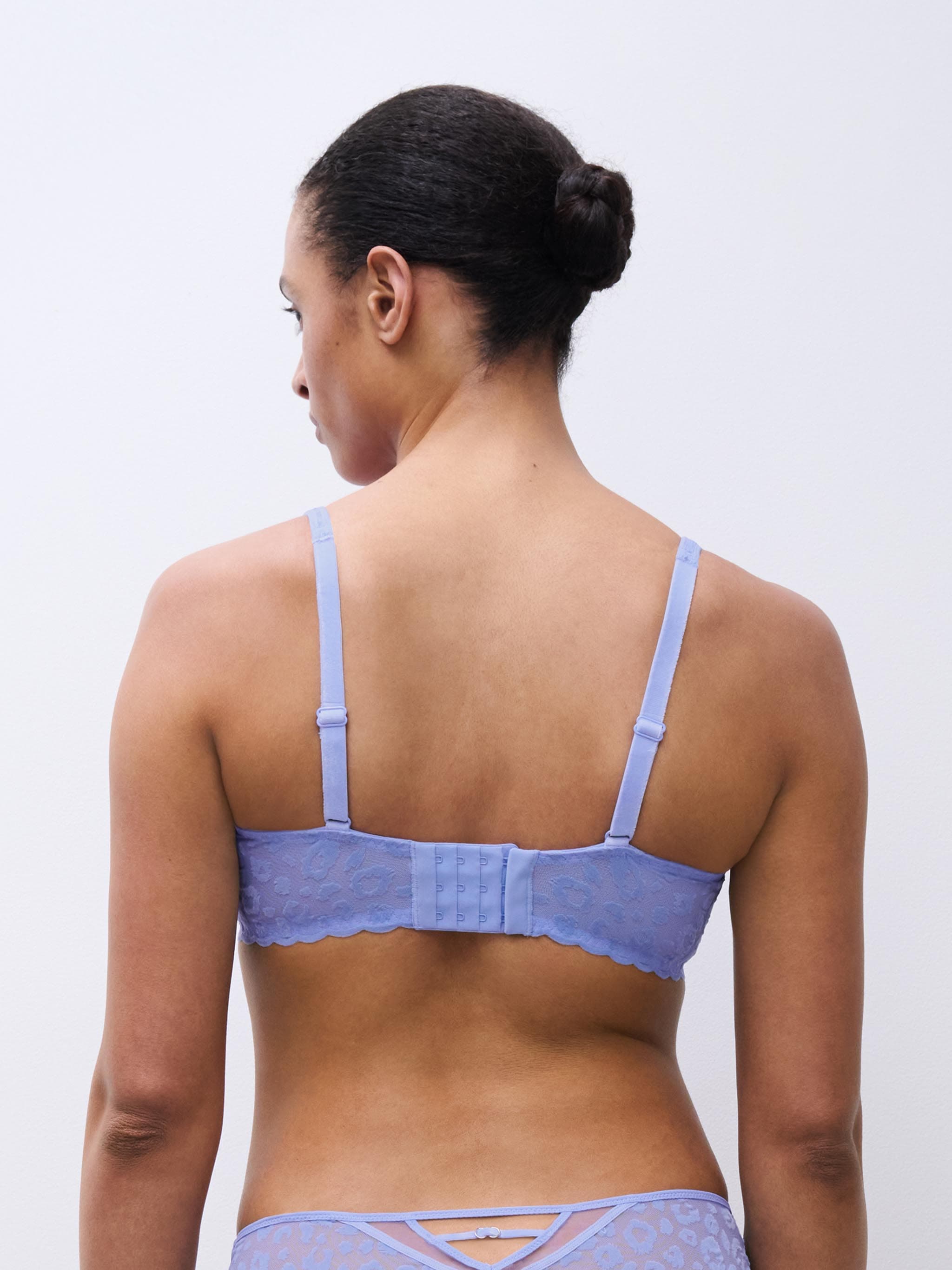Soutien-gorge coques plongeant