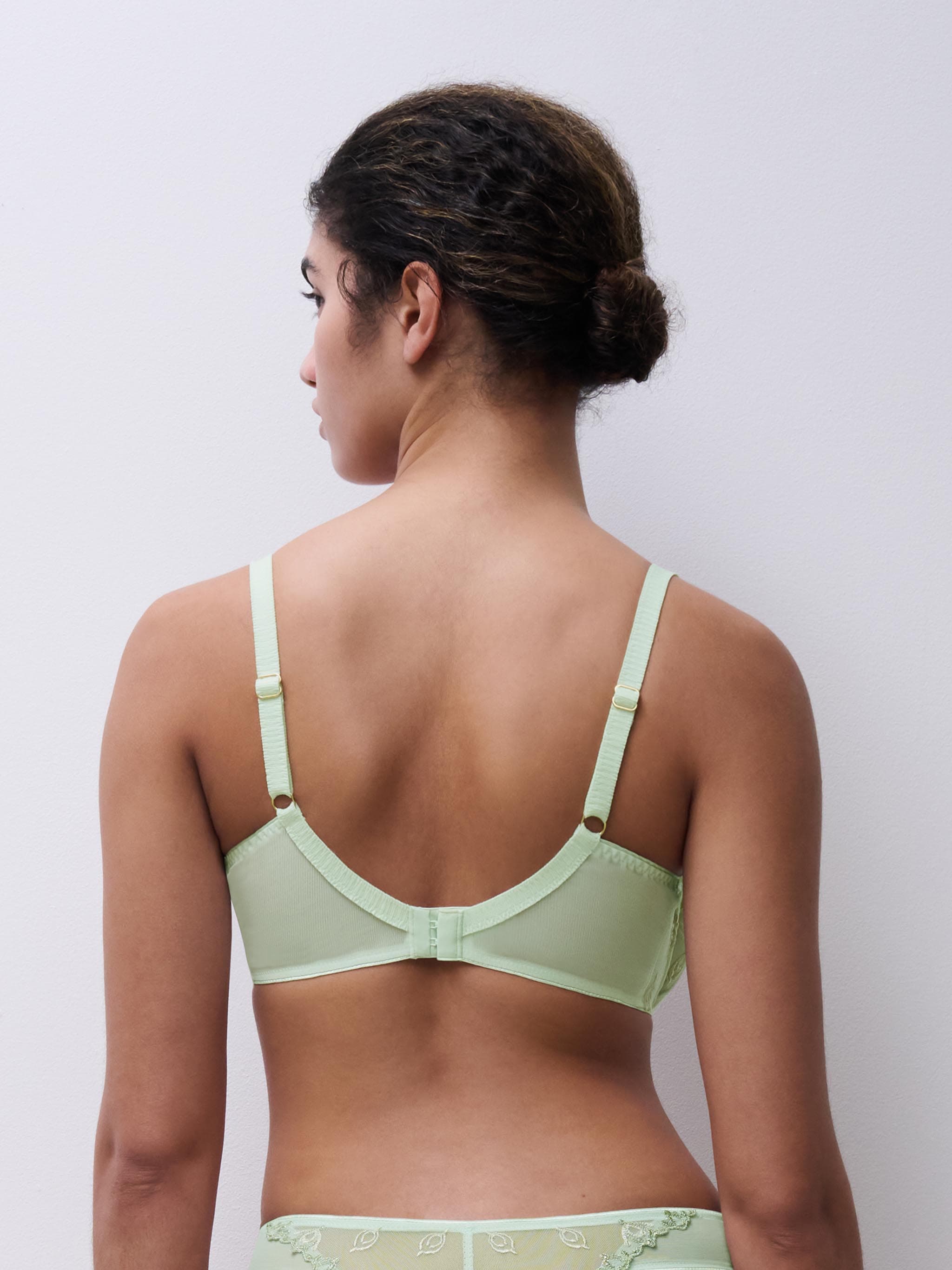 Soutien-gorge emboîtant