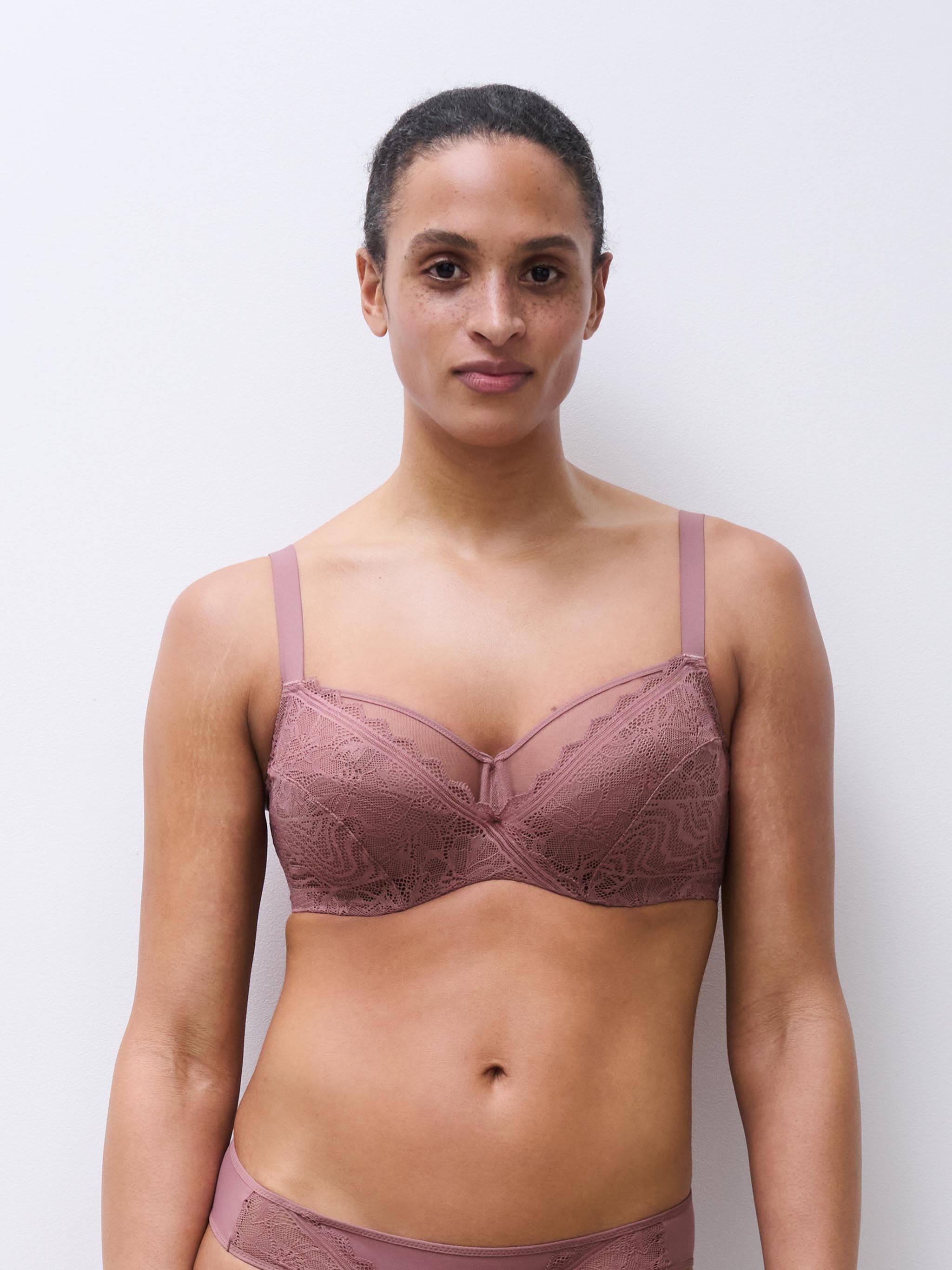 Soutien-gorge emboîtant