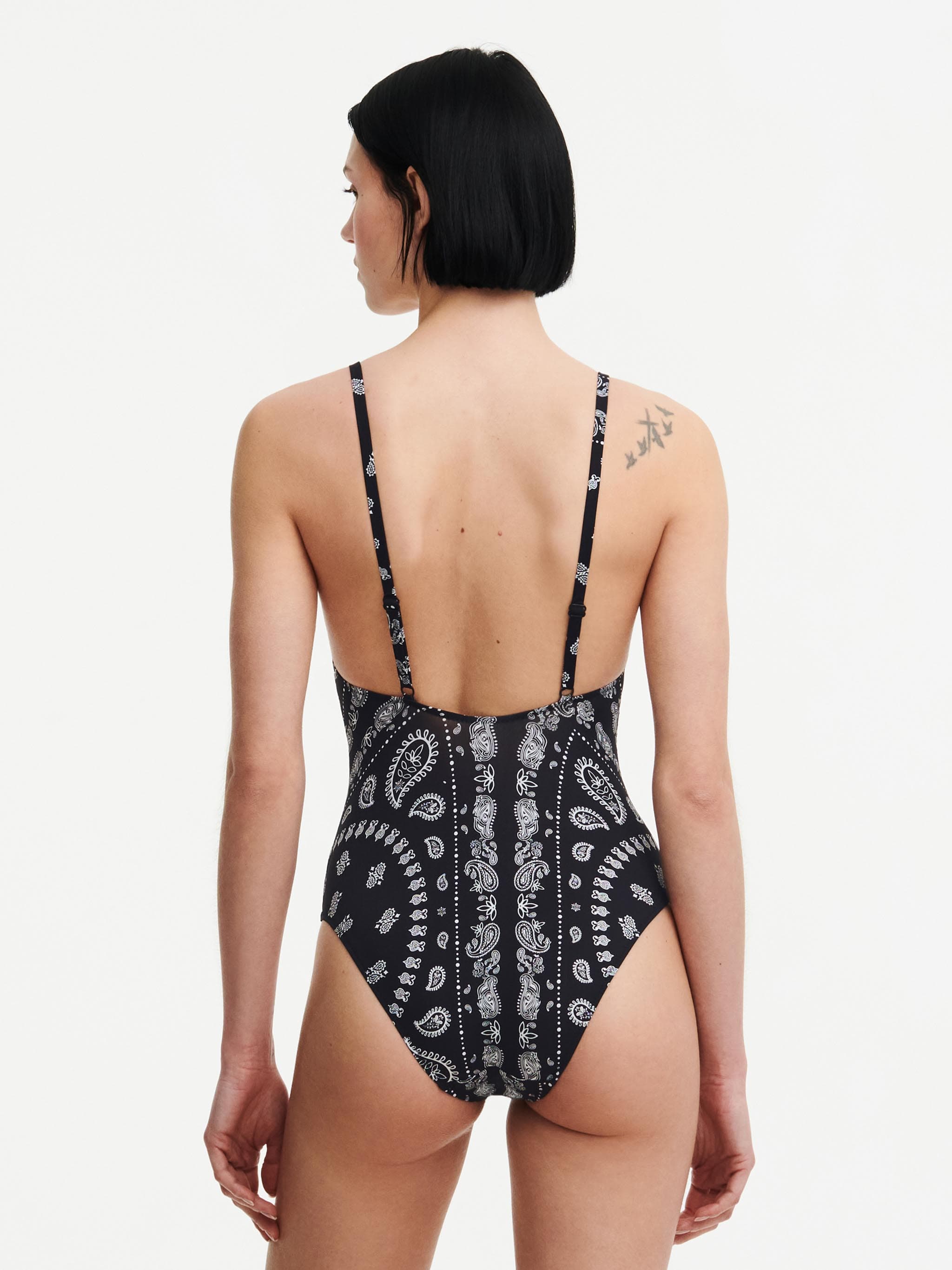 Maillot de bain 1 pièce sans armature plongeant coques amovibles - Bandana noir