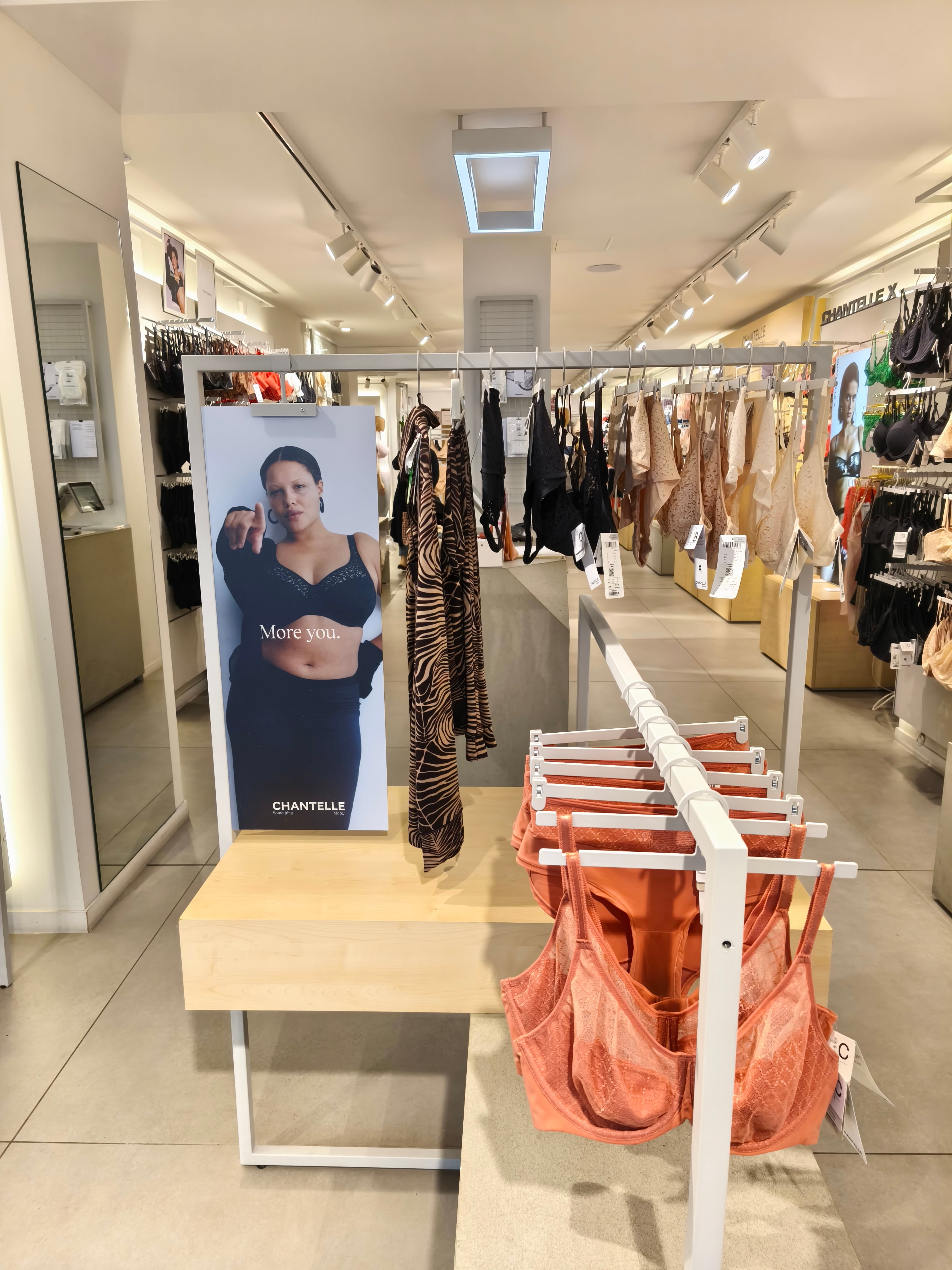 CHANTELLE Paris Rue de Rennes image #1