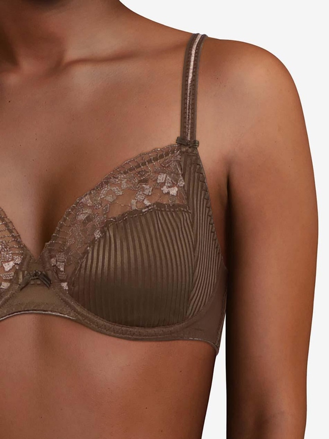 Soutien-gorge avec armatures très enveloppant Pont Neuf Chantelle