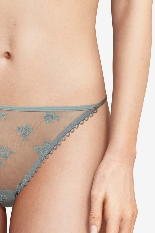 CO BO. BRIEF REVEALING Iwa Passionata