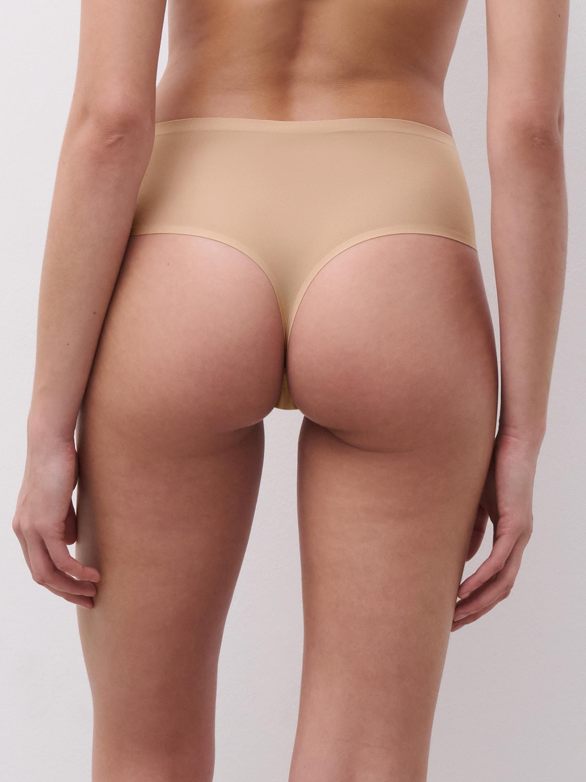 High-waisted thong