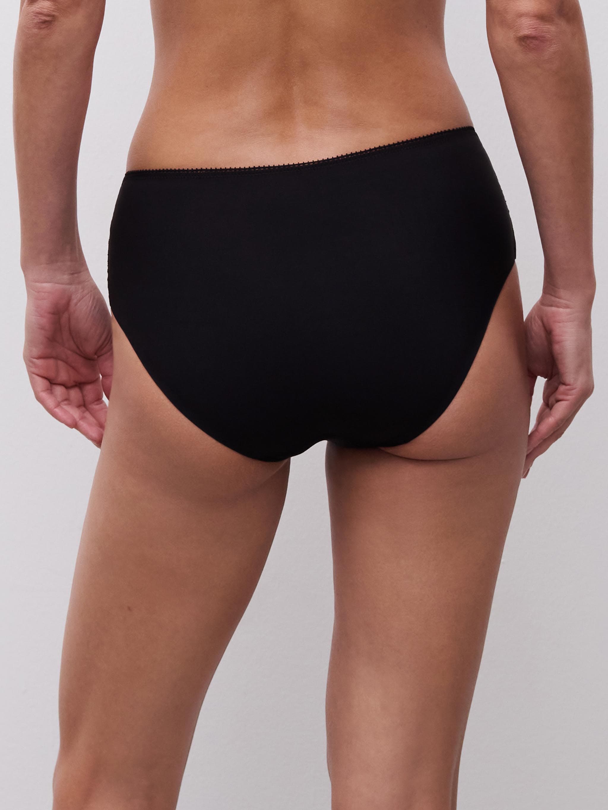 Full brief - Black