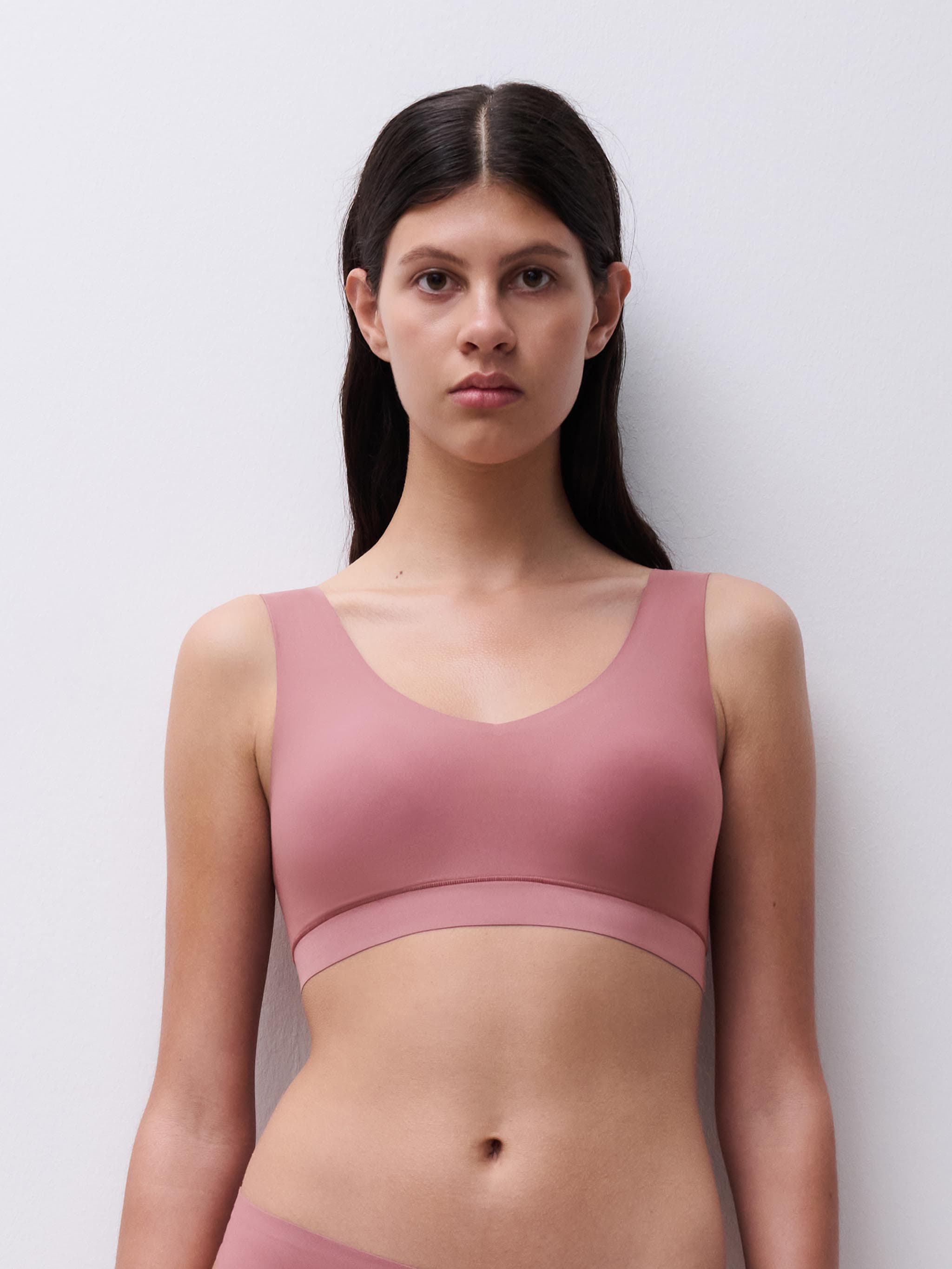 V-neck padded bra