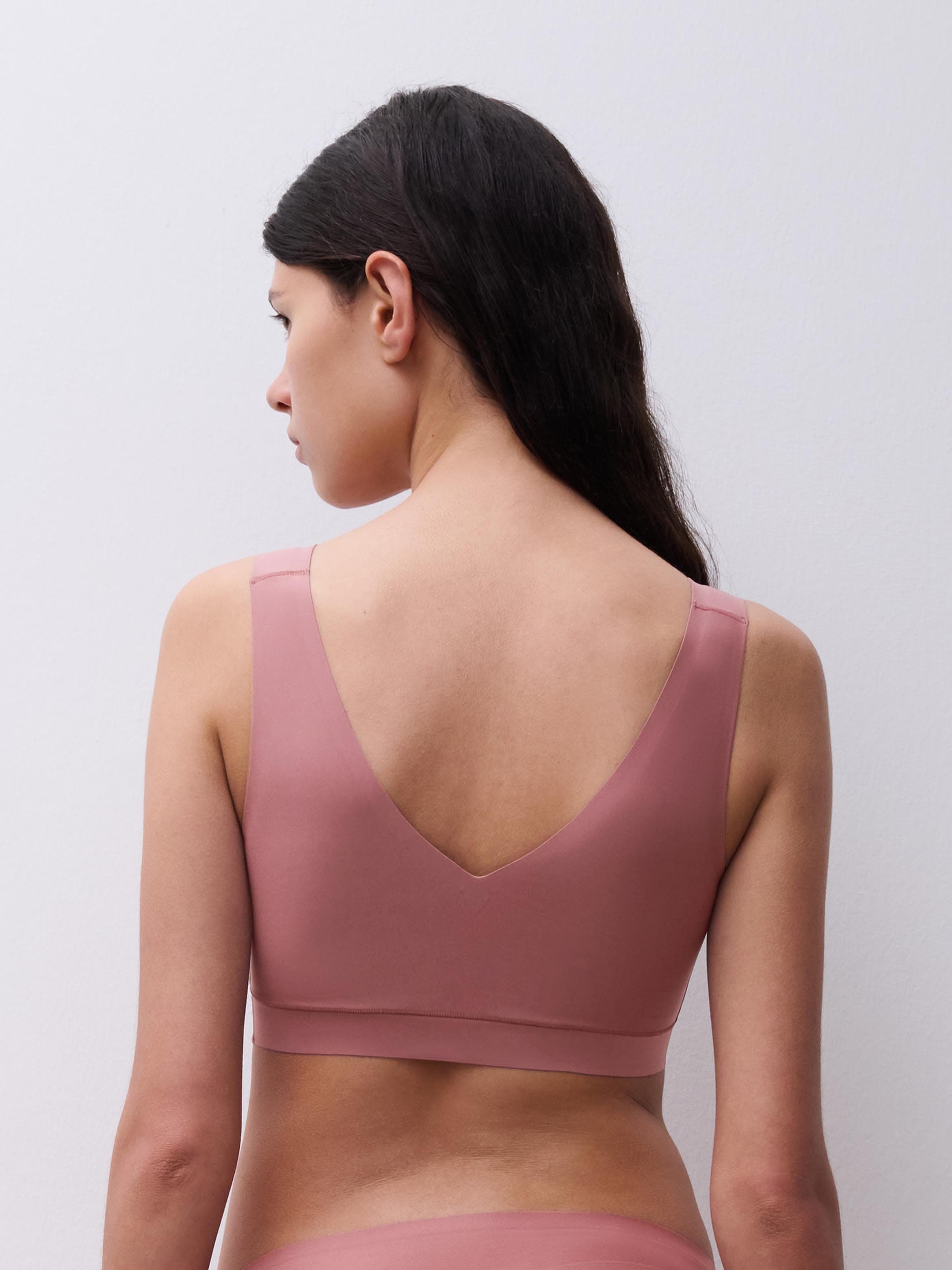 V-neck padded bra