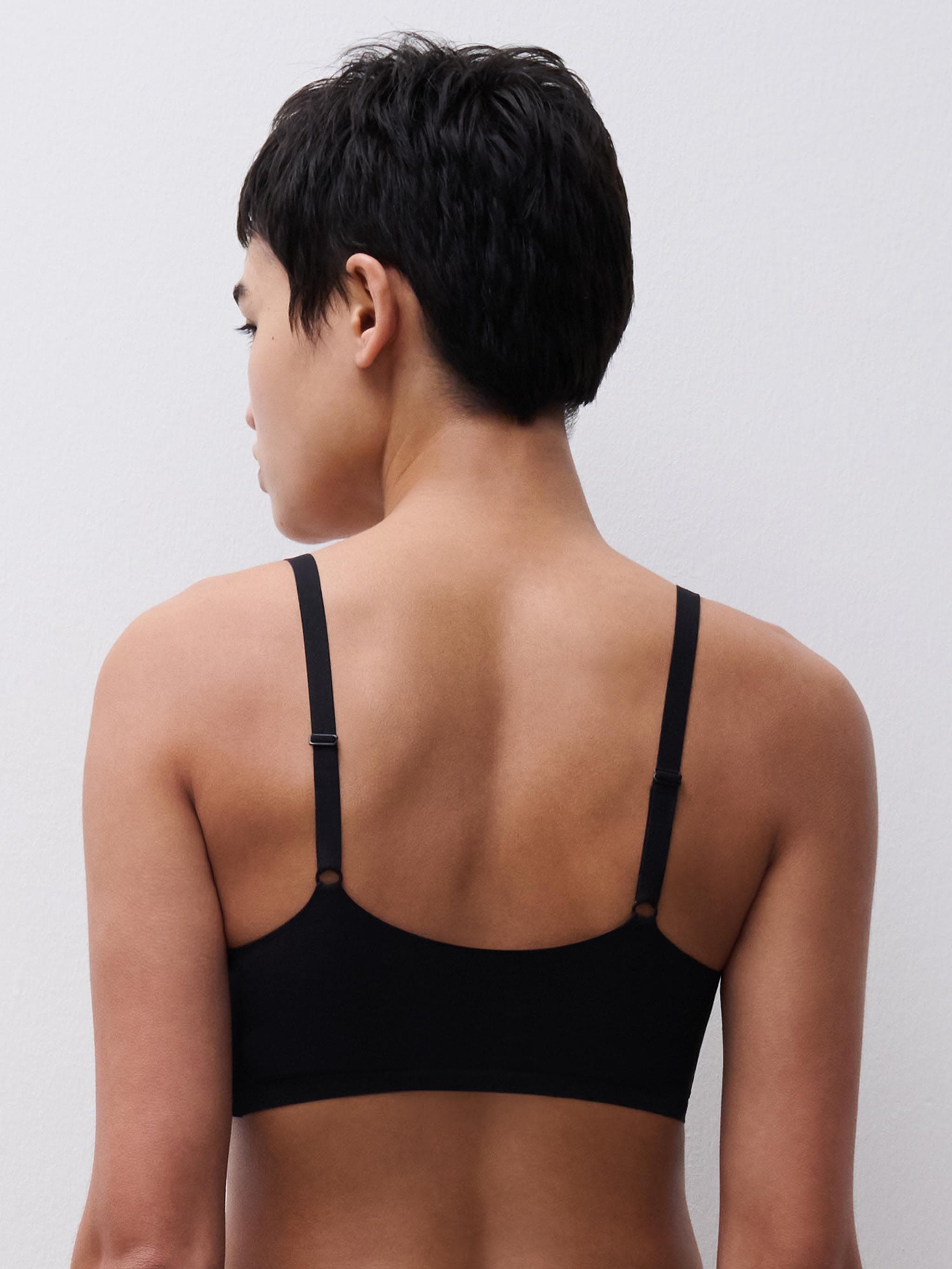 Bralette with moulded cups - Black