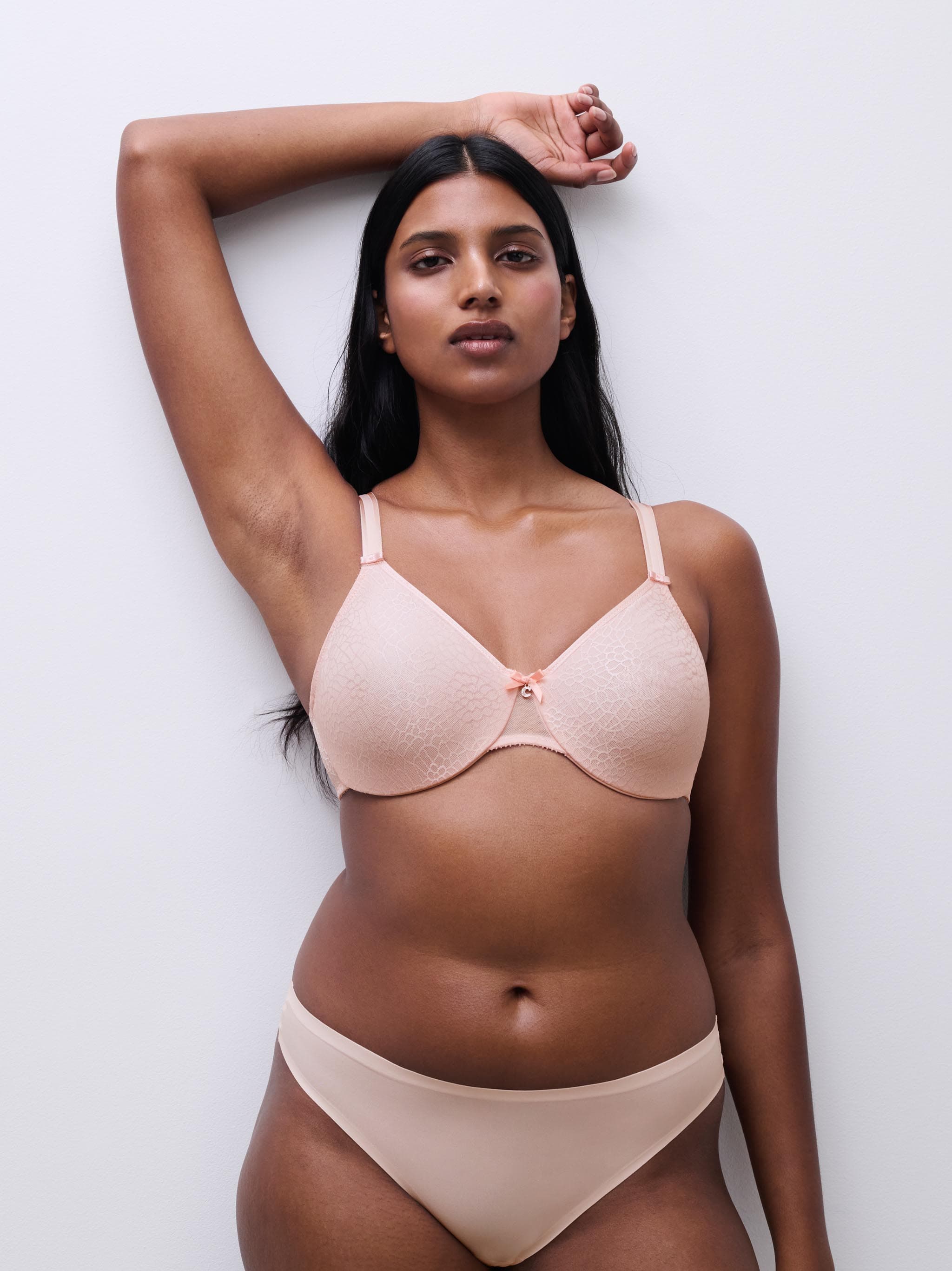 Molded full coverage bra
