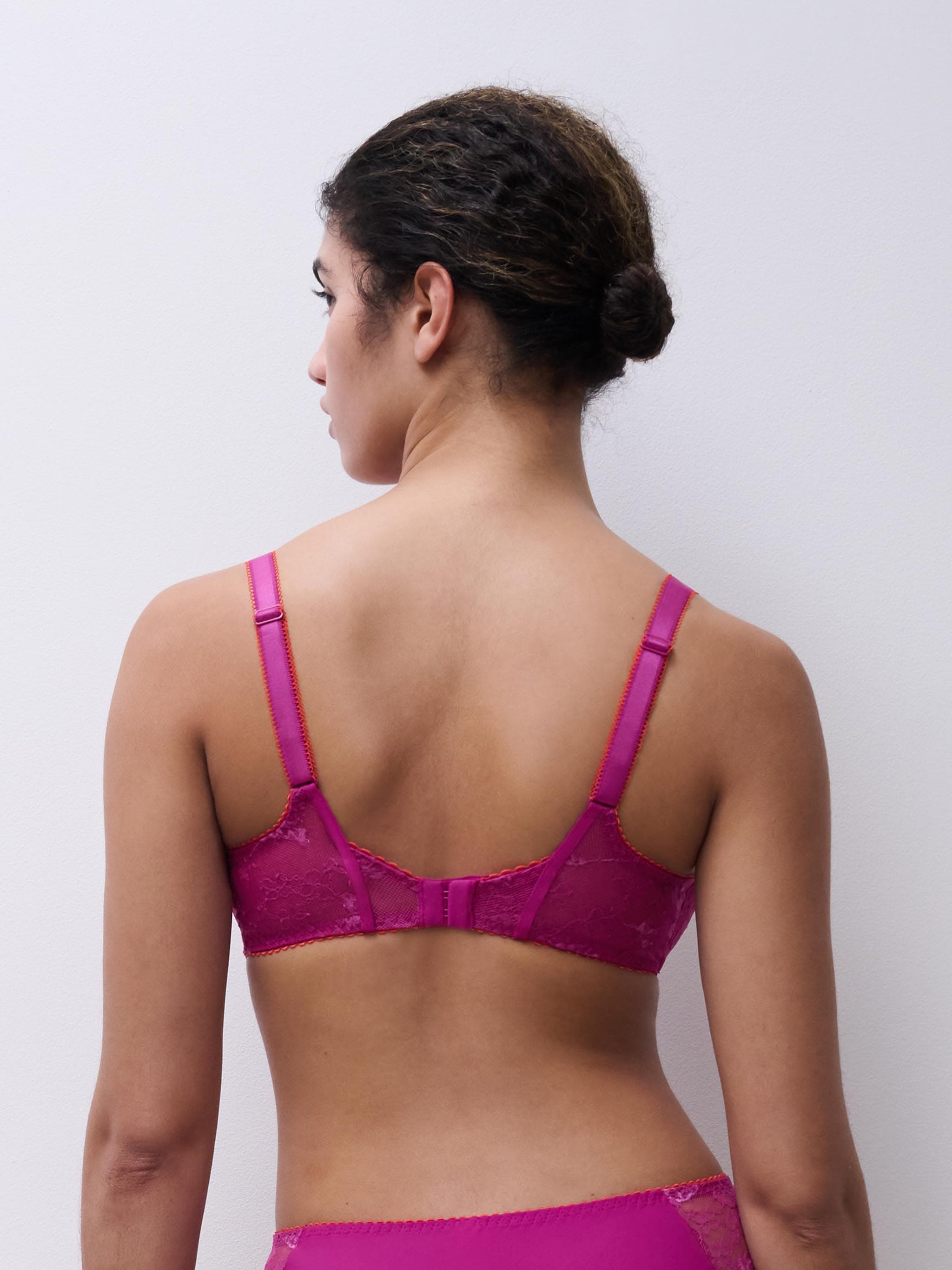 Full coverage bra