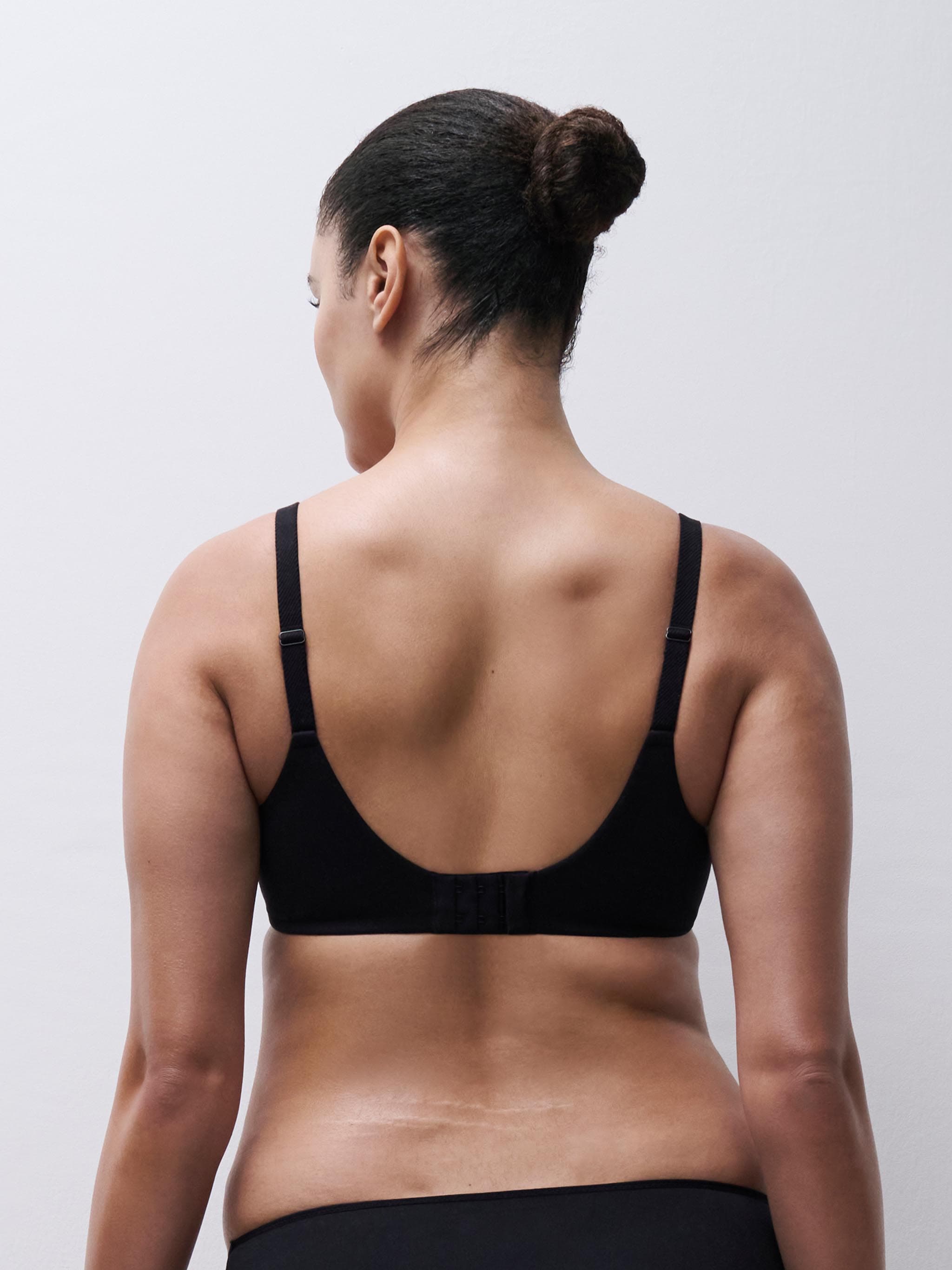 Molded full coverage bra