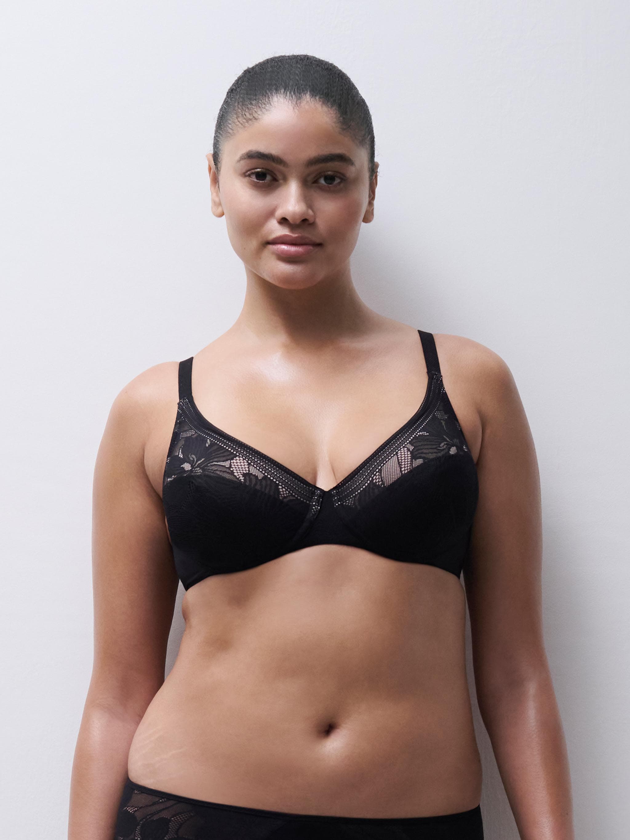 Molded full coverage bra