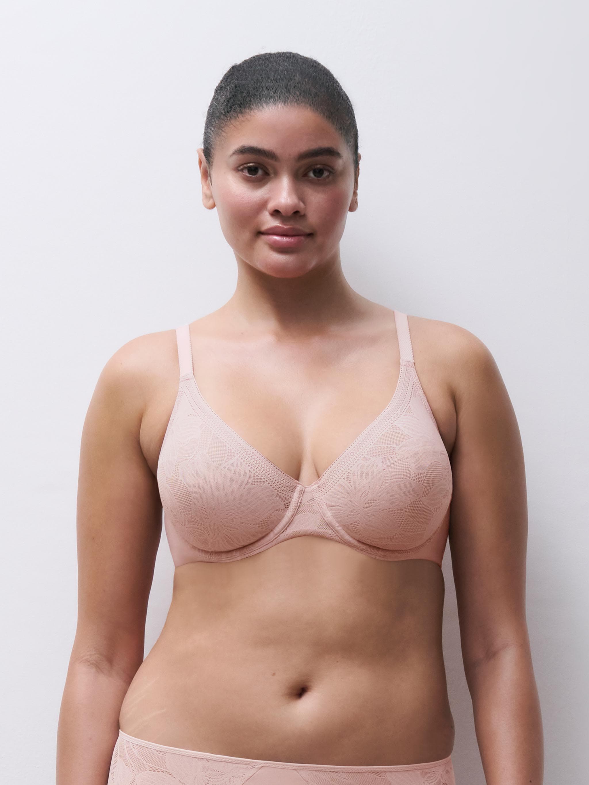 Molded full coverage bra