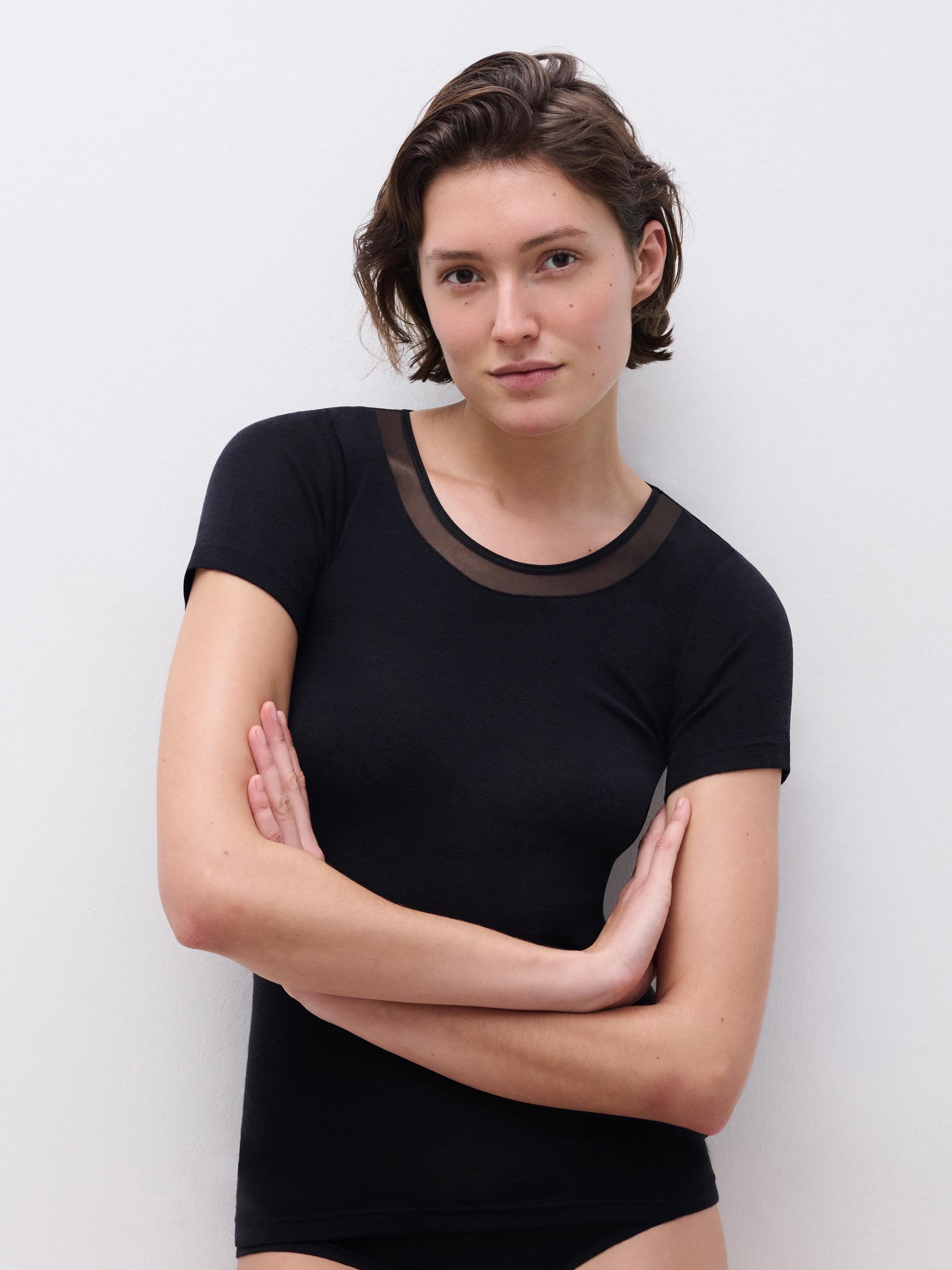 Short-sleeved T-shirt - Black